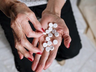 older adults pills addiction drug use